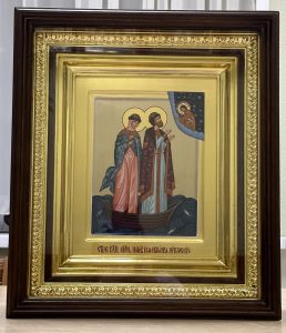 Икона «Петр и Феврония» в резном киоте Железногорск
